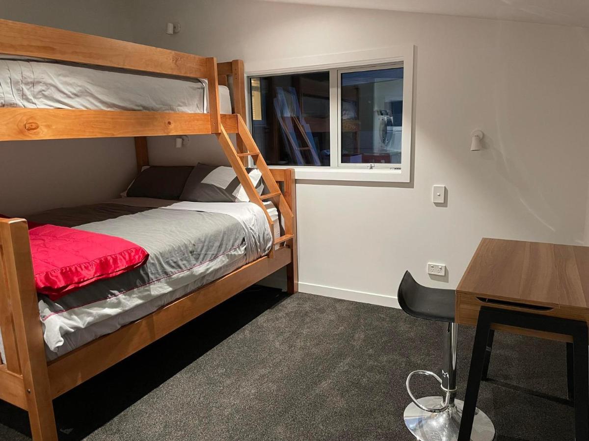 Peninsular Lakefront Queenstown Exterior photo